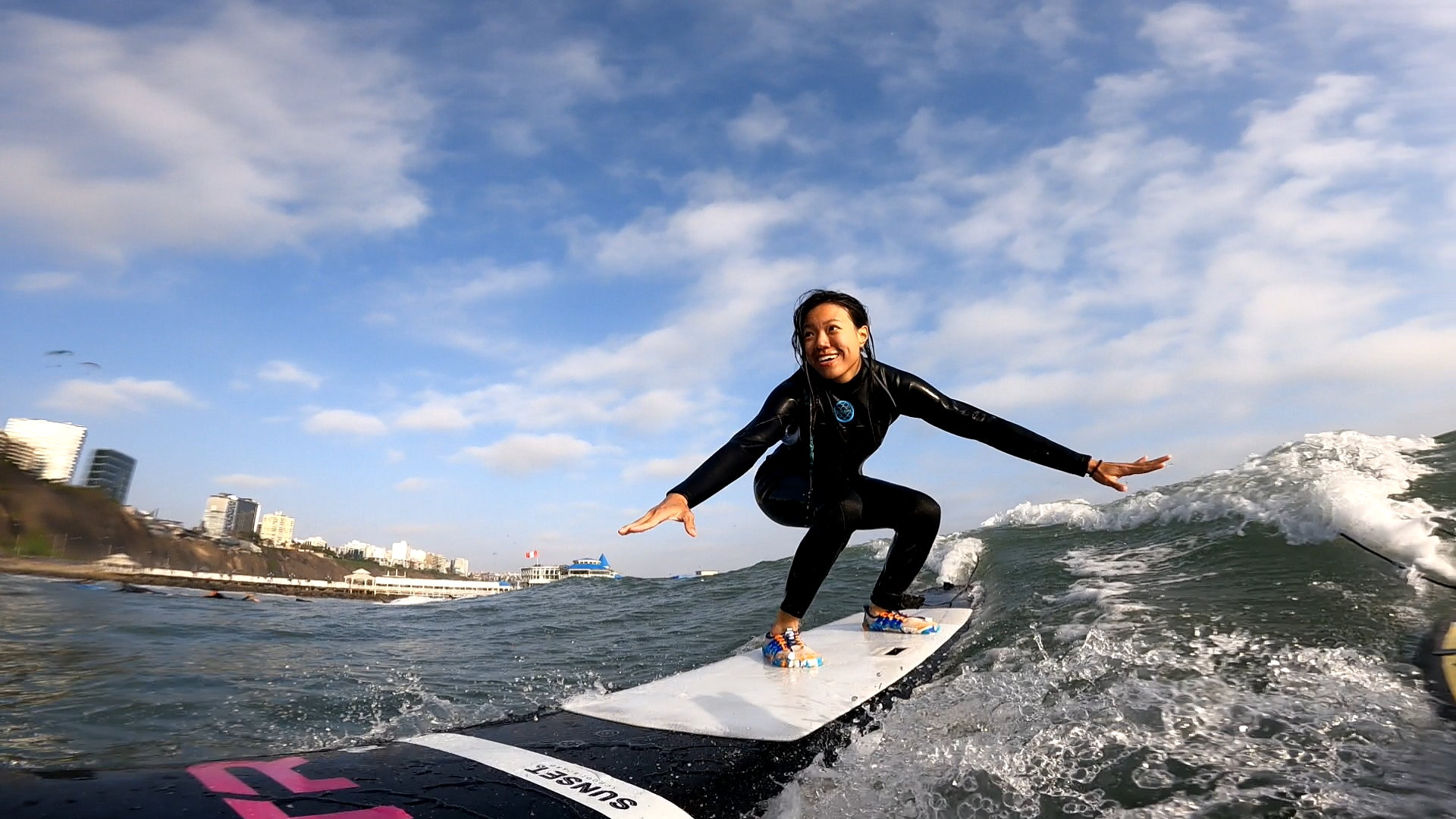 Private Surf Lesson in Miraflores – Beginner Friendly