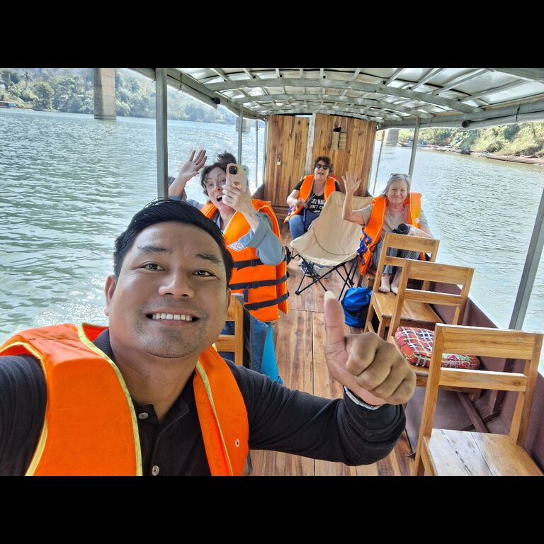 Taxi-car private service Tourism in Luang Prabang Laos 🇱🇦