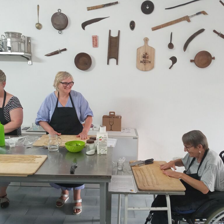 Cooking class in Tuscany with Mangiardivino