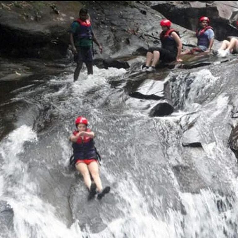 ADVENTURE LK WHITE WATER RAFTING KITULGALA SRI LANKA