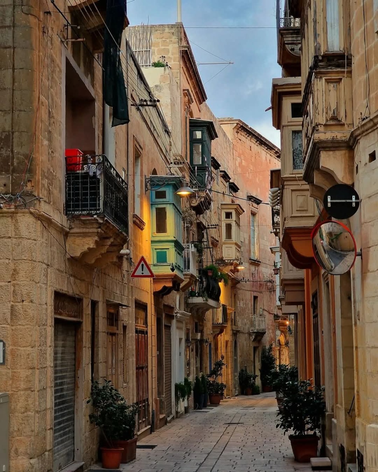 JG Luxury Taxi Malta