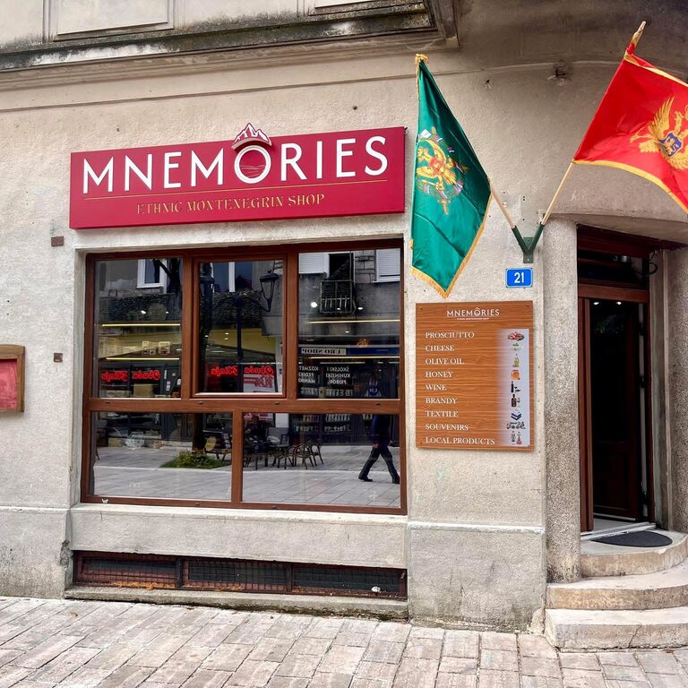 MNEMORIES