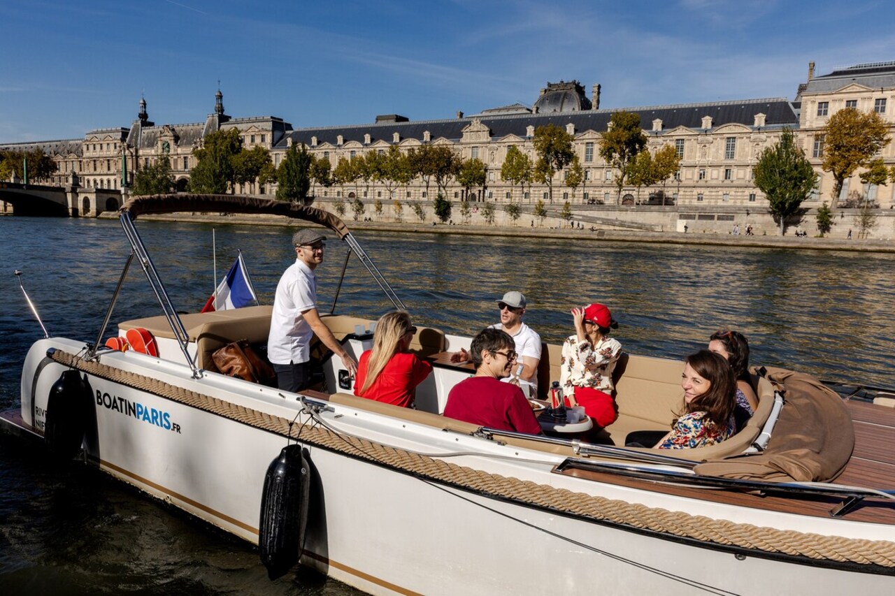 Boat in Paris