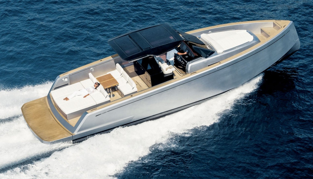 1852 Private Boat Tours