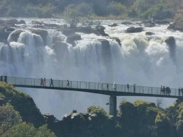 Victoria falls Ubuntu Humanity and Activities