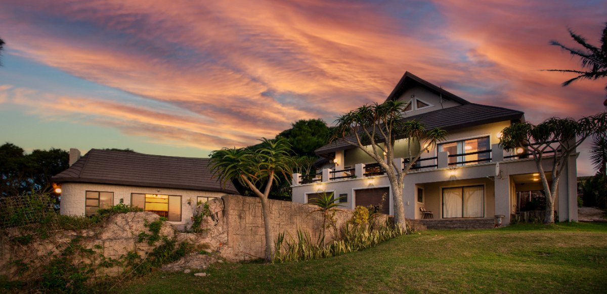 African Flame Lodge