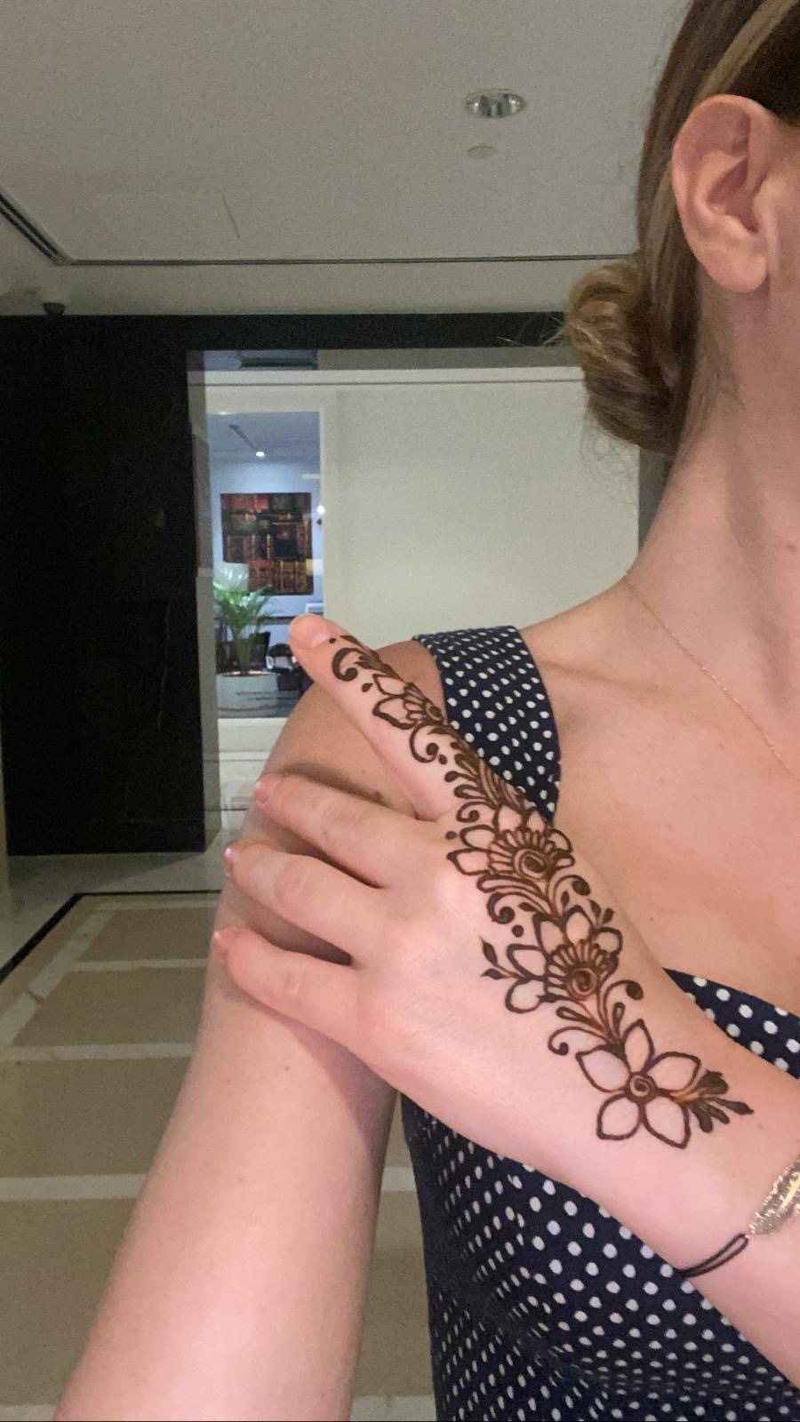 Henna tattoo / henna painting home service