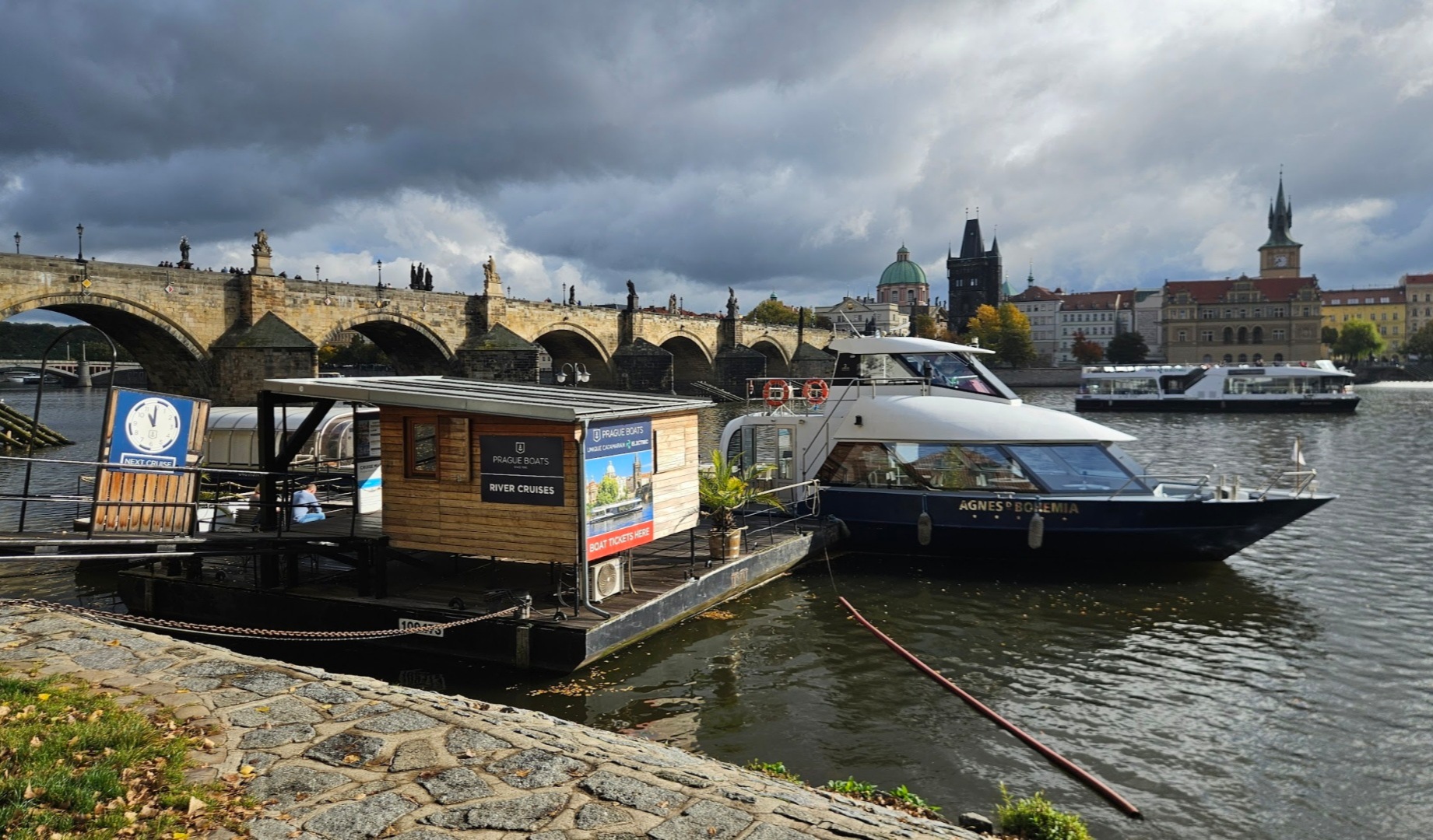 BOAT TRIPS & Dinner Cruises