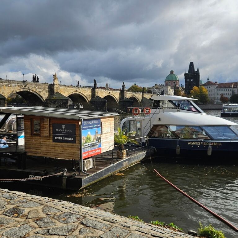 BOAT TRIPS & Dinner Cruises