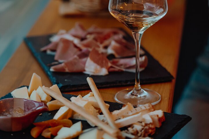 Wine Bar & Whisky Bar FERMENT