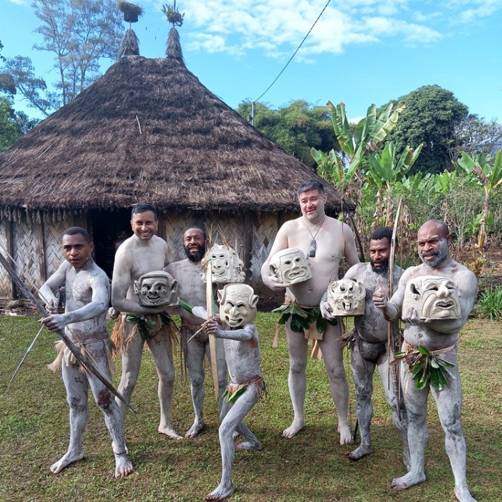 Asaro horosa mudmen tours