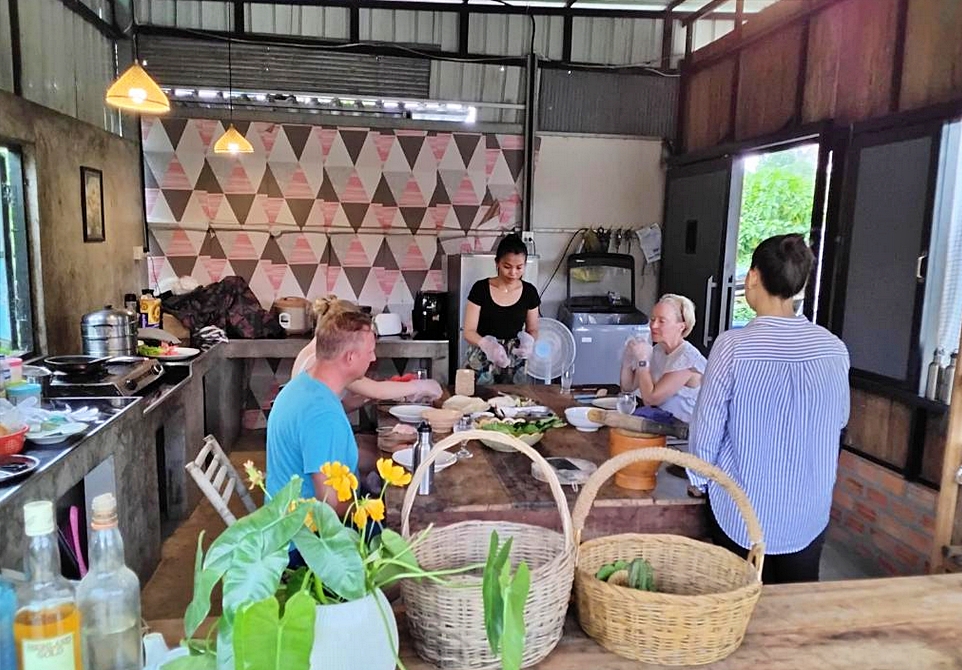 Dine With The Locals