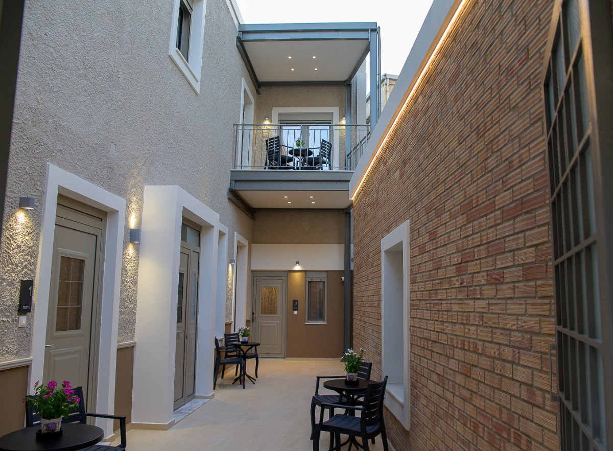 Uni Island City Suites