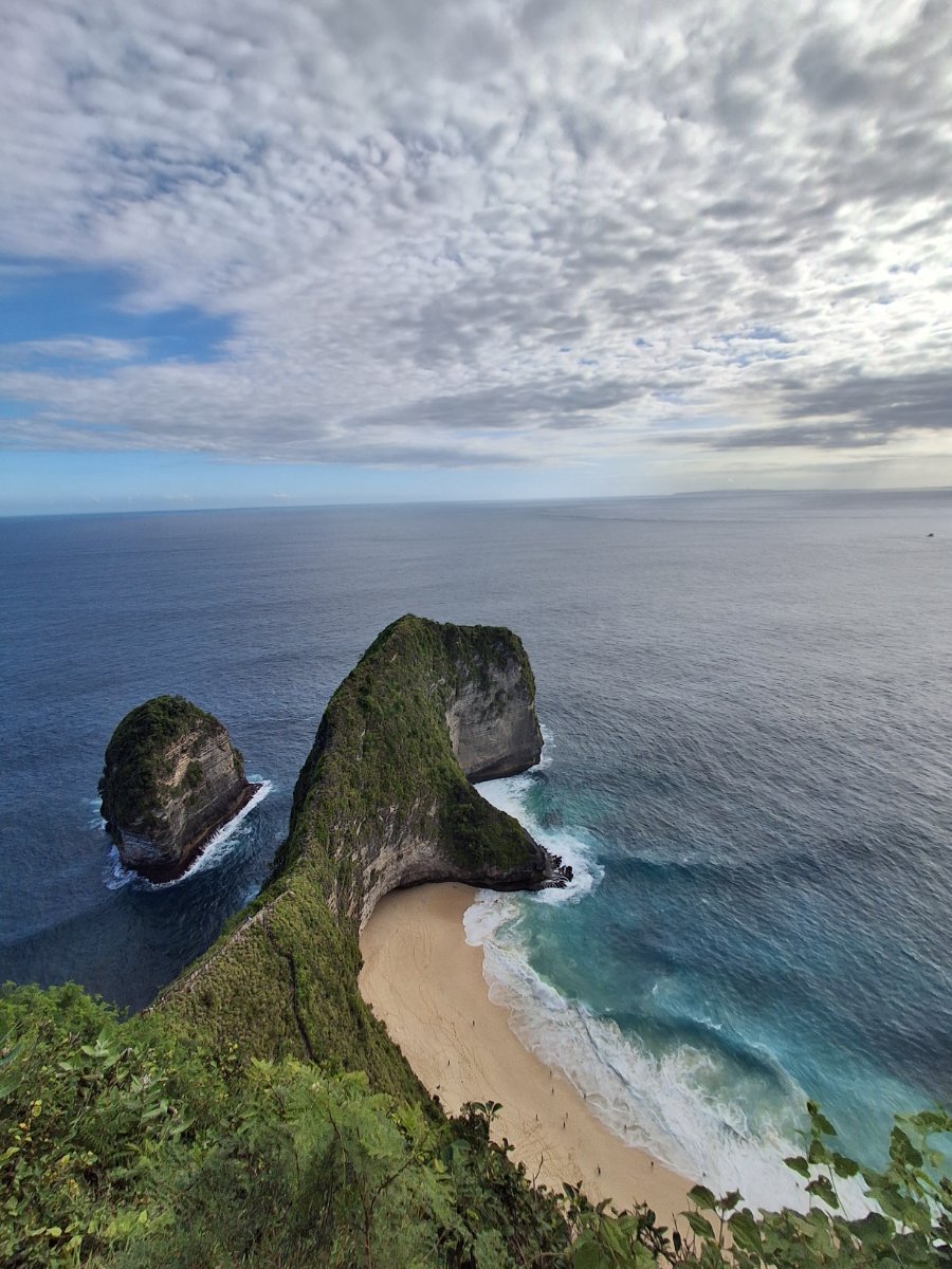 NUSA TENGGARA EXPLORER