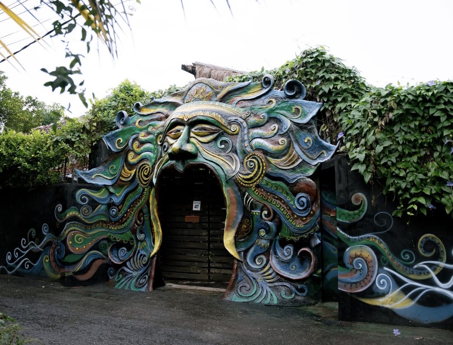 Unwind Restaurant & Hostel
