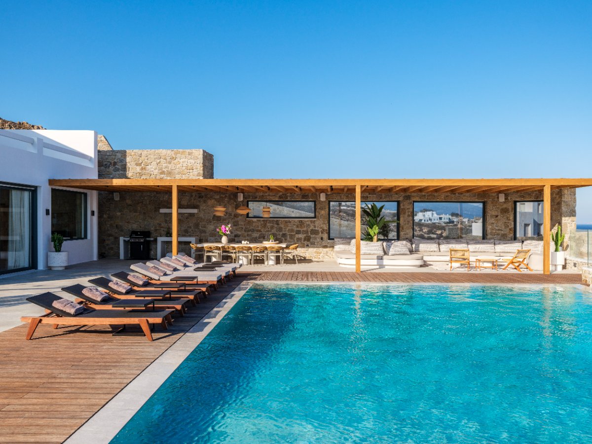 LE BELUGA MYKONOS SIA EE