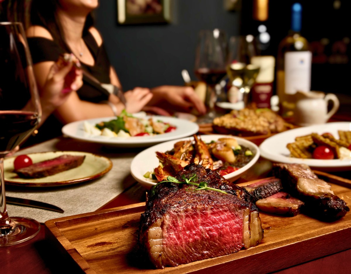Tomahawk Cont. Steakhouse