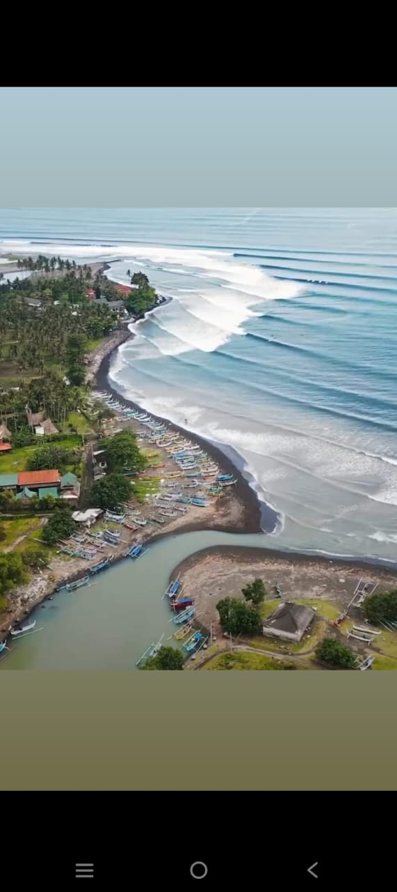 Ari1000TemplesOfBali