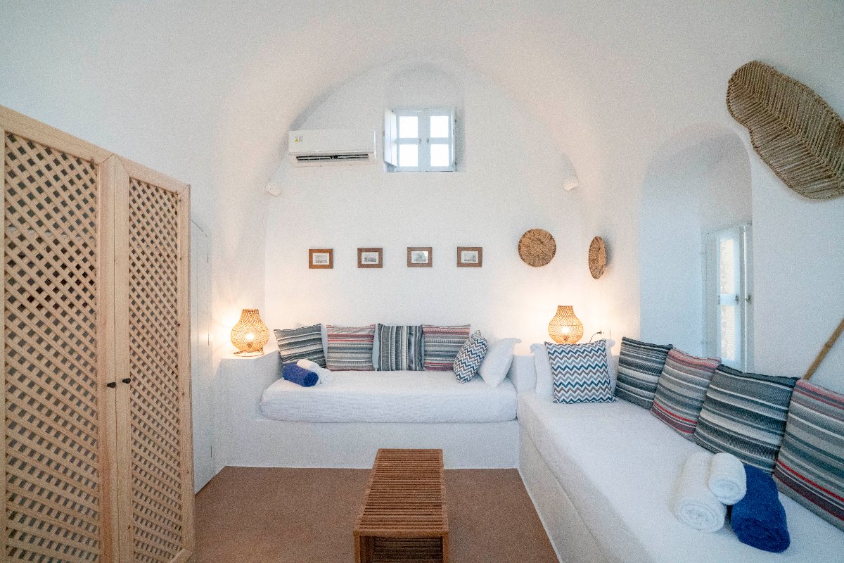 santorini treasures