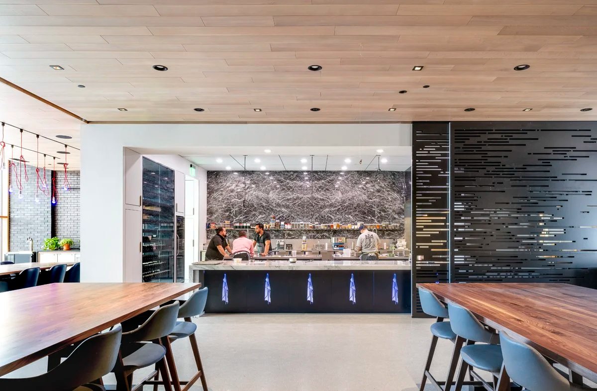 Travail Kitchen & Amusements