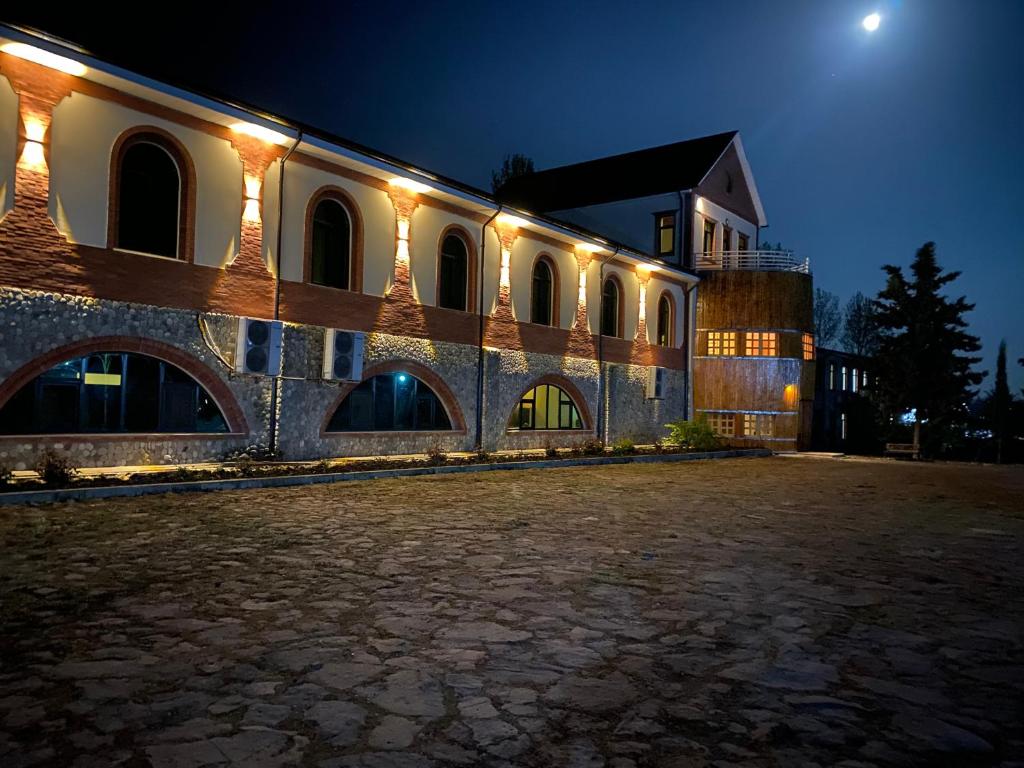 Chabiant Winery Hotel
