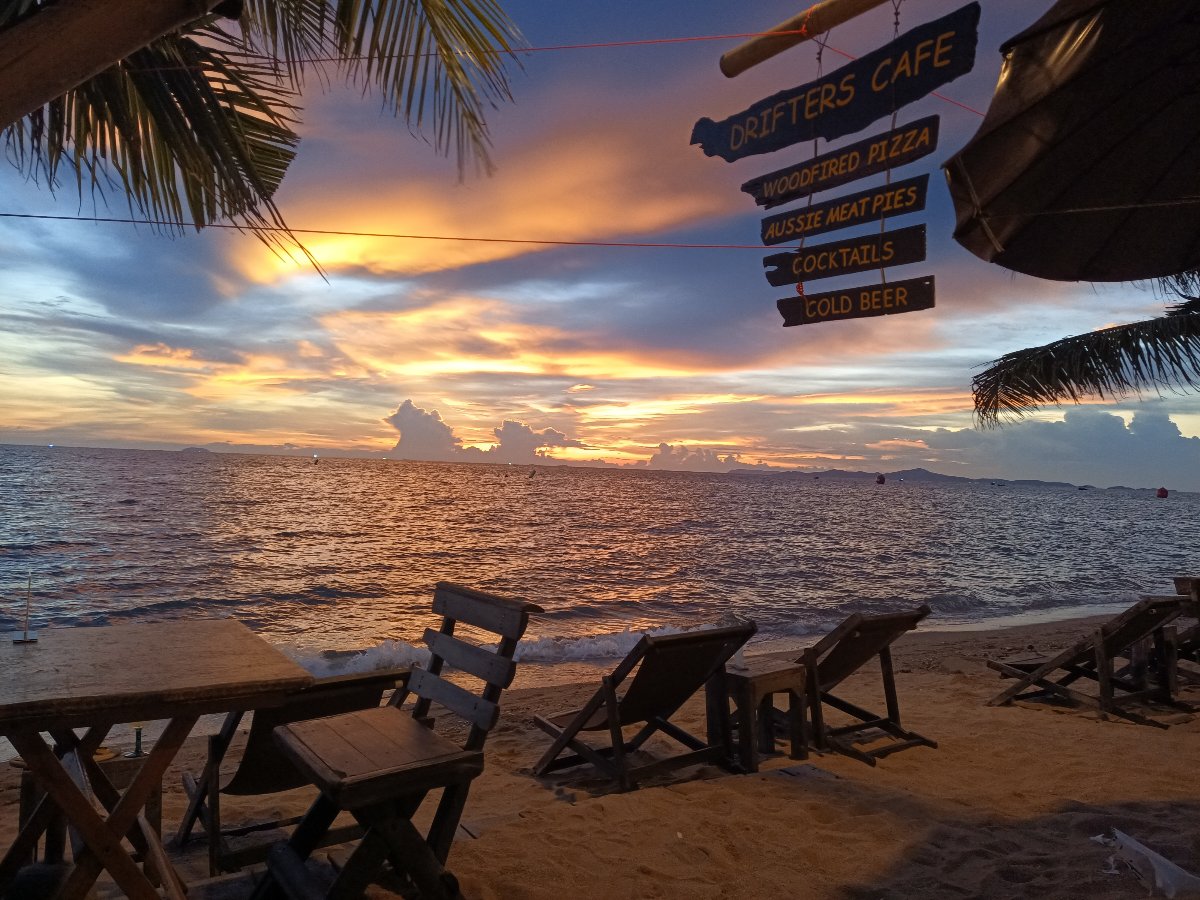 Drifter Beach Cafe & Apartment