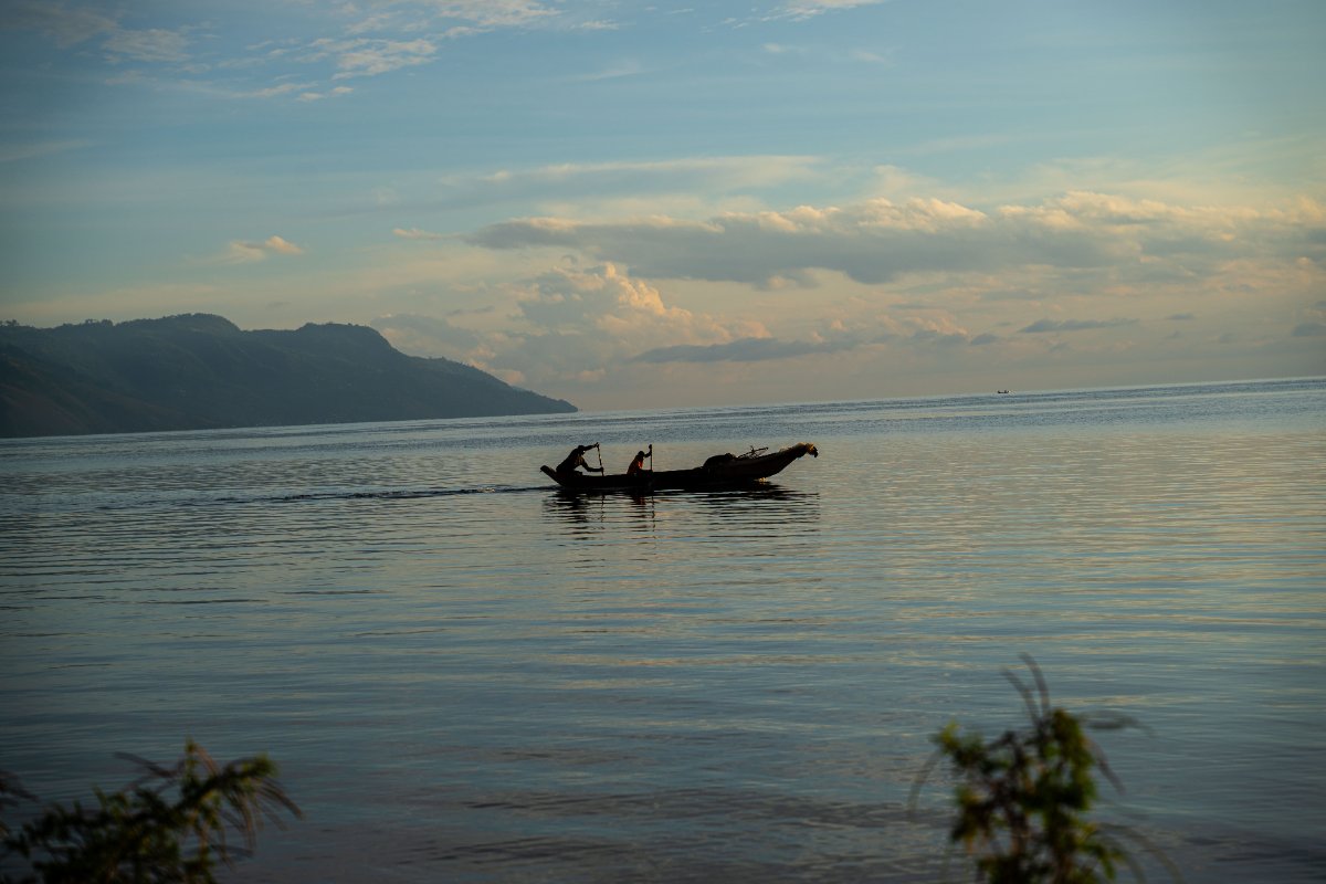 Eben Lake Kivu