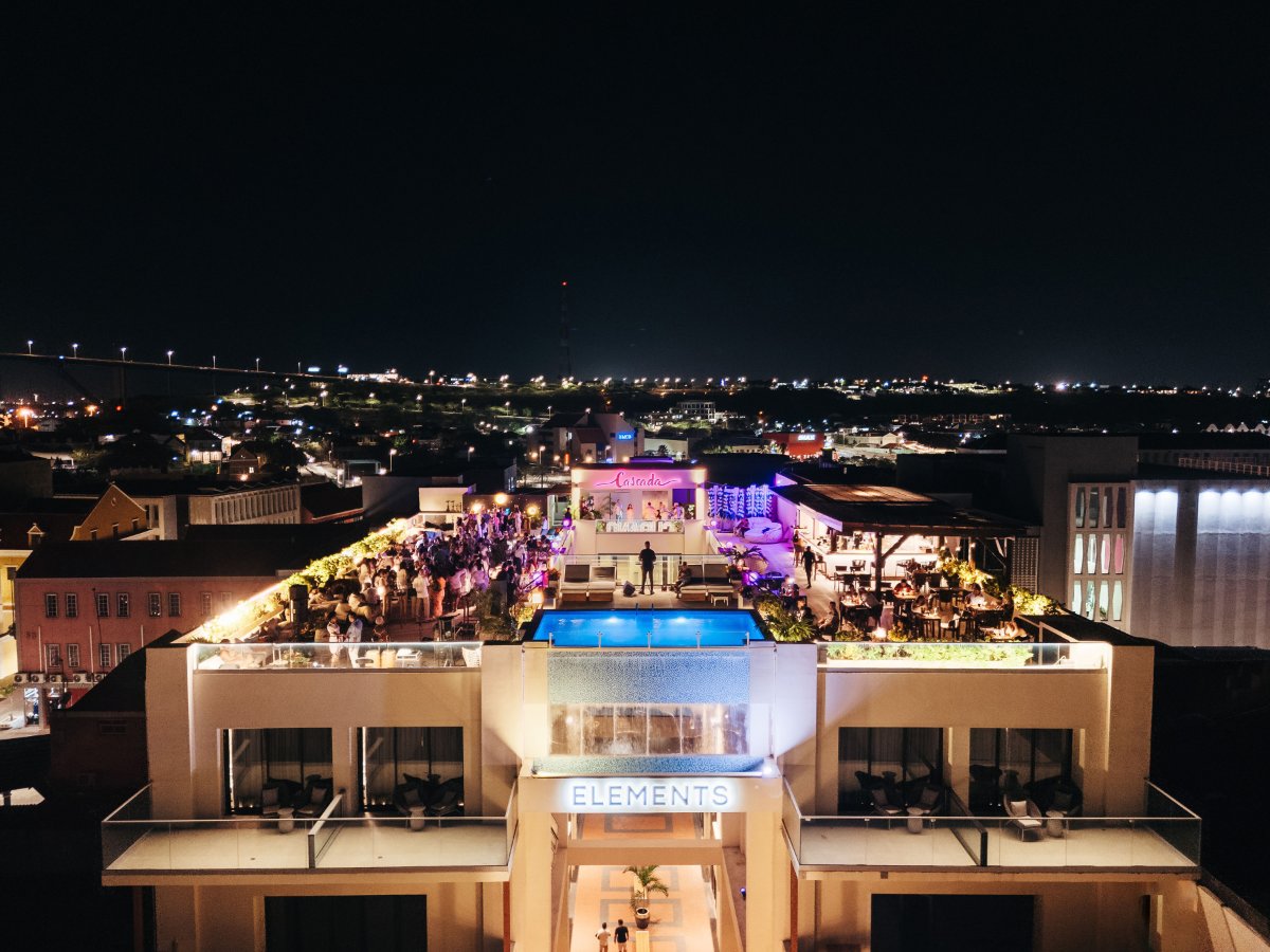 Cascada Rooftop Bar + Kitchen