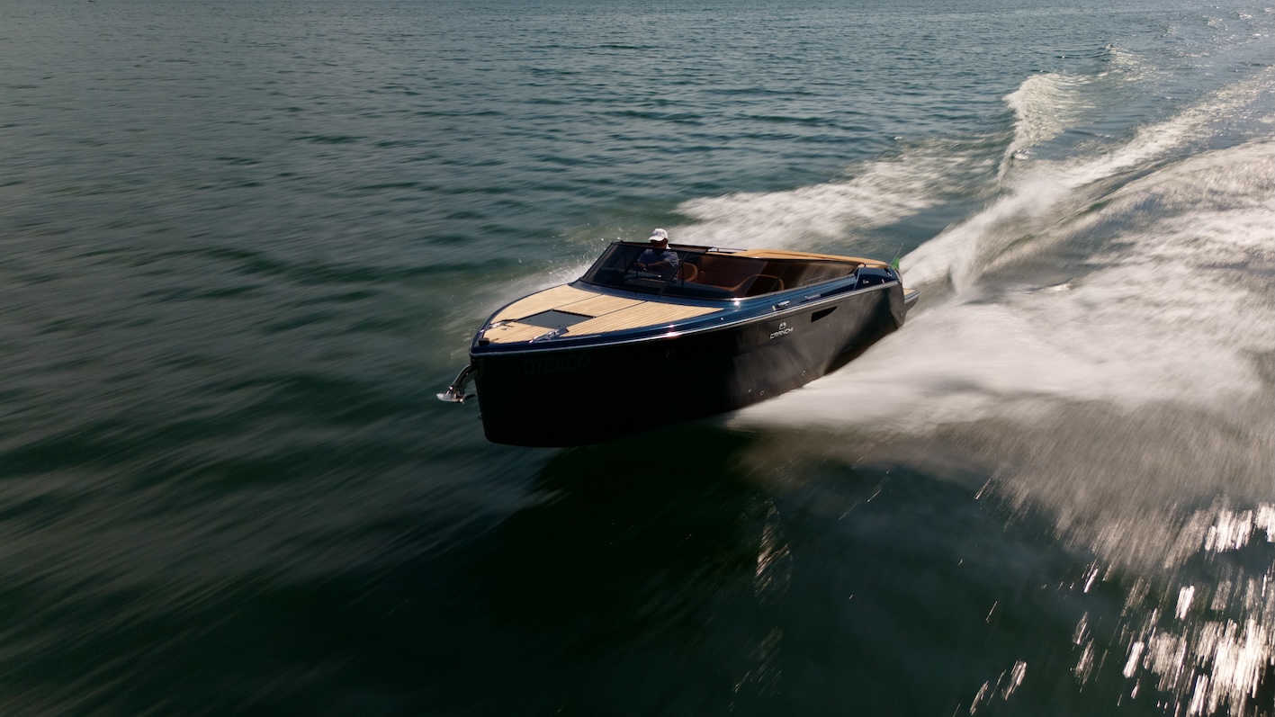 Comolakeboats
