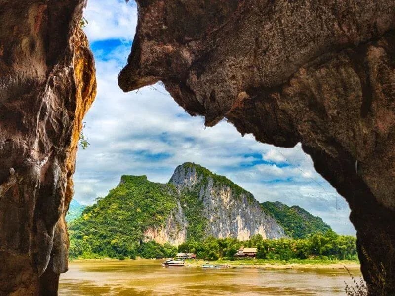 PAK OU BUDDHA CAVES