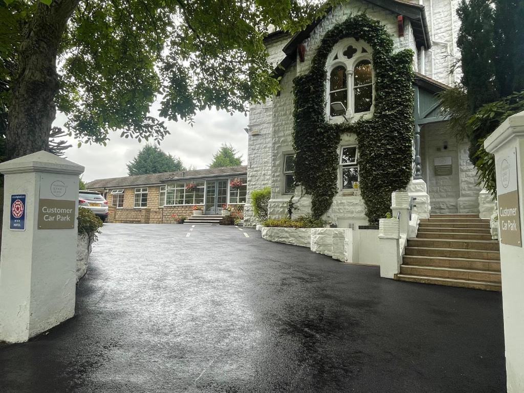 MANSFIELD LODGE HOTEL