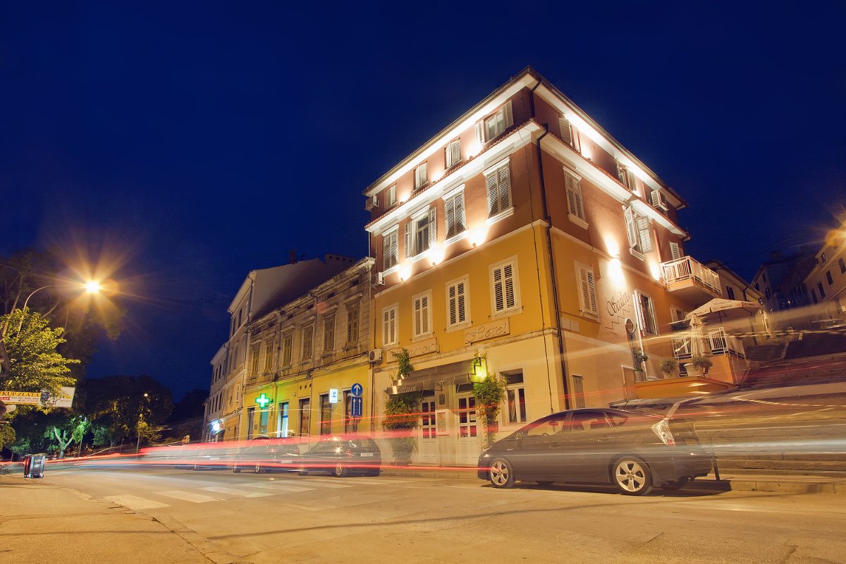 U.O Lunaeterna ( Hotel Scalett