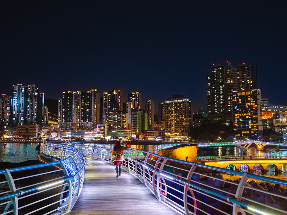 Some Day in Busan – Food, Culture & Night Photo Tours