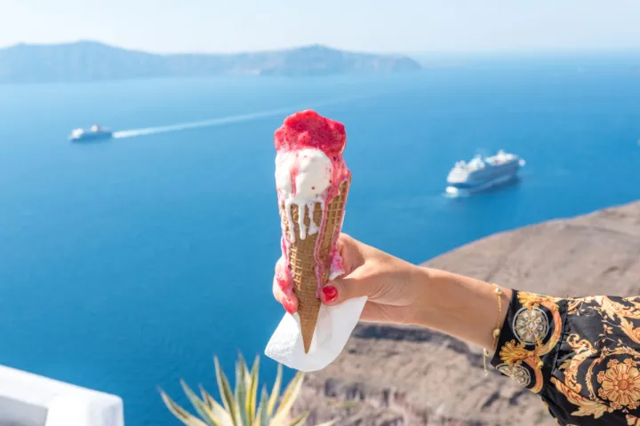PRIVATE Santorini Morning Hikes & Bites Tour