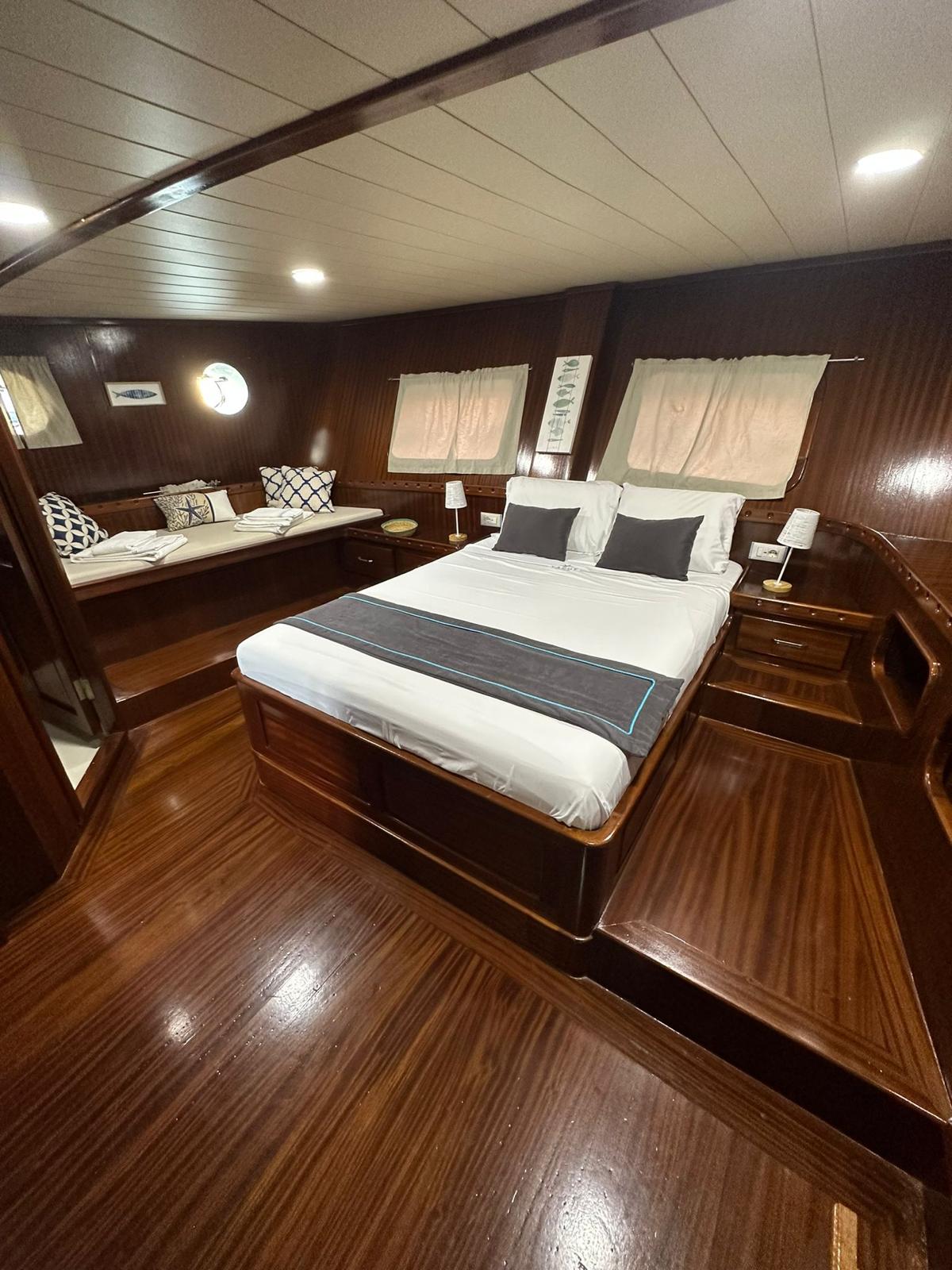 Yacht Boutique