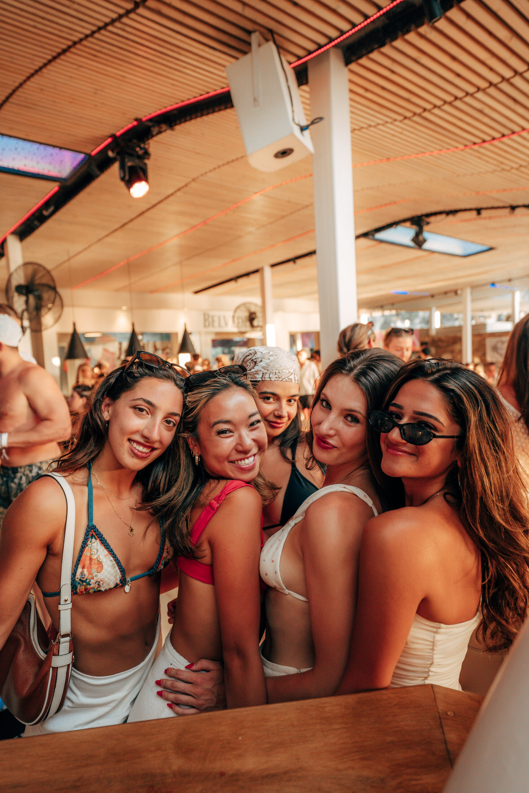 LIFE IS A BEACH PARTY