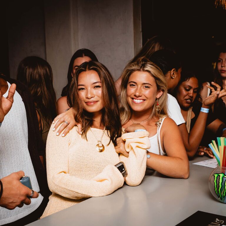 LIFE IS A BEACH PARTY