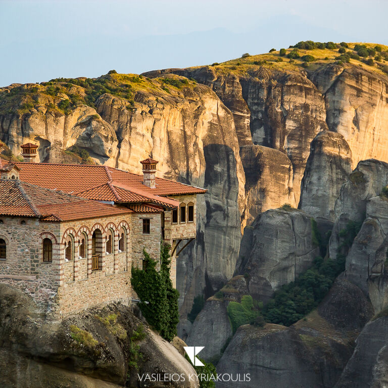 Meteora Thrones - Travel Center