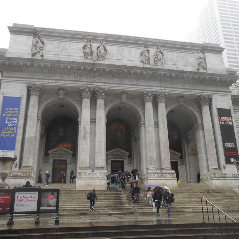 New York Midtown self-guided walking tour & scavenger hunt