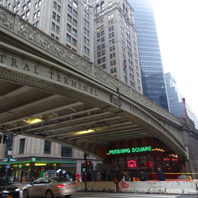 New York Midtown self-guided walking tour & scavenger hunt