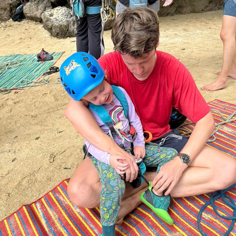 Hot rock climbing school