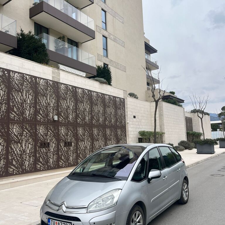 Quick car rental Tivat