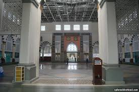 Borneo Wanderer Travel