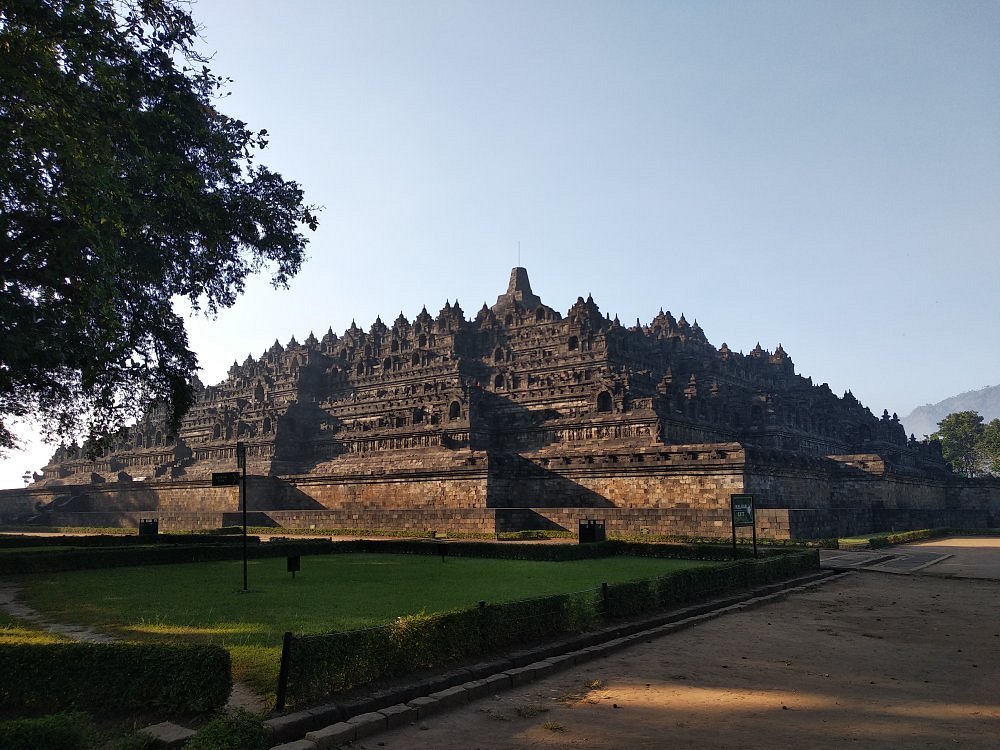 Borobudur Tours