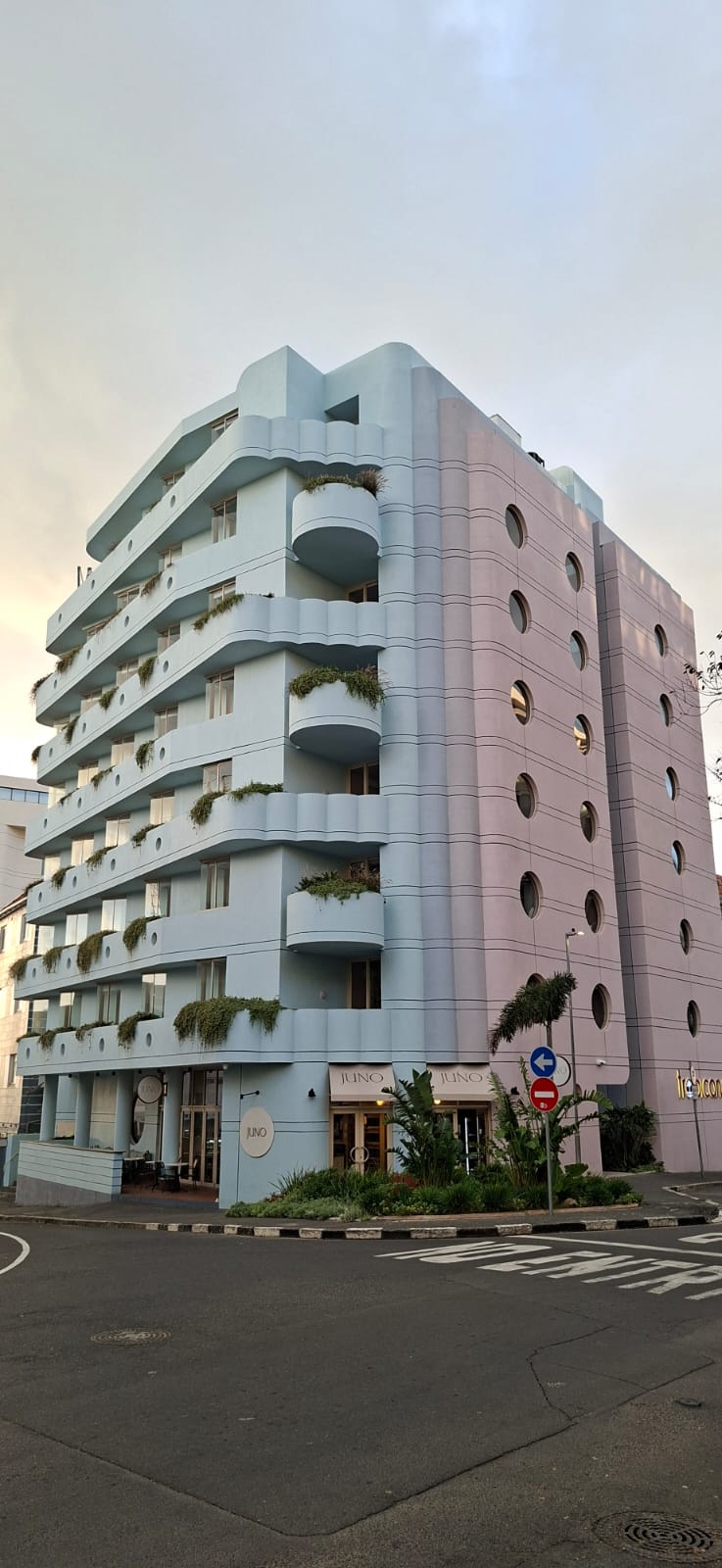 Tropicana Hotel