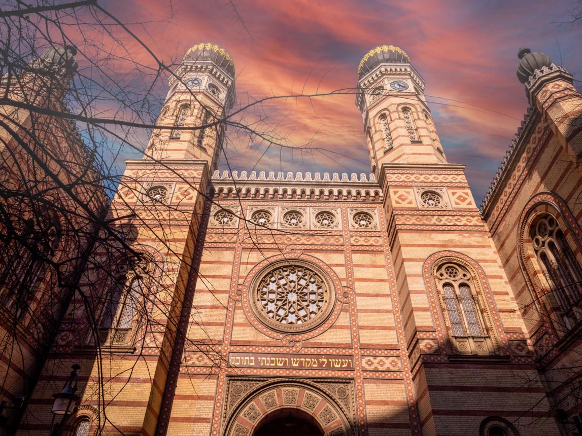 Molnár
