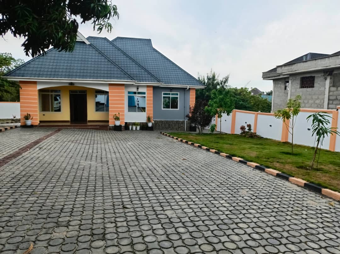 Brian Homestay