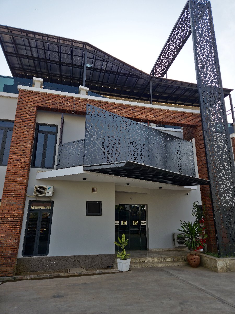 Raynez Resort & Suites Ltd