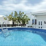 Villa(ge) Suite 102