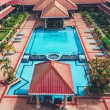THE OASIS HOTEL &RESTAURANT